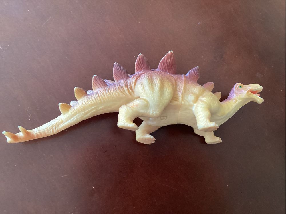 Dinozaur z piszczałką