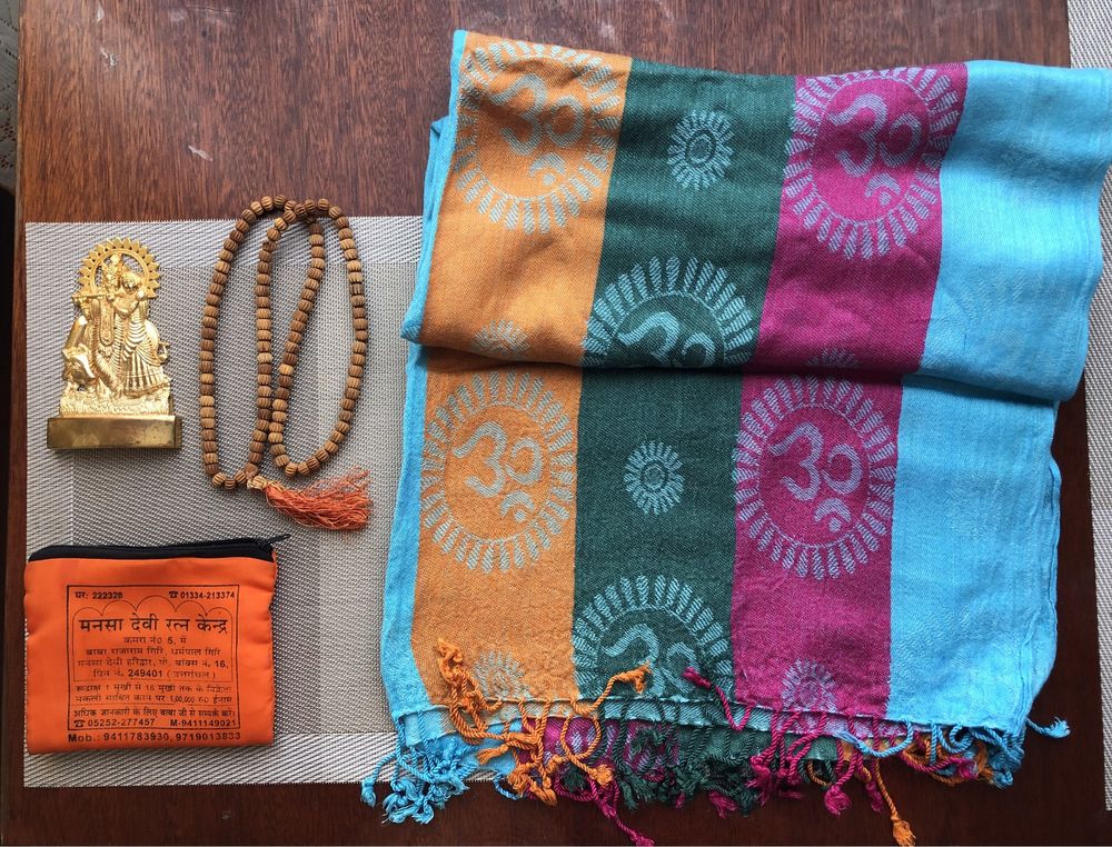 Индийский шарф с символом Ом