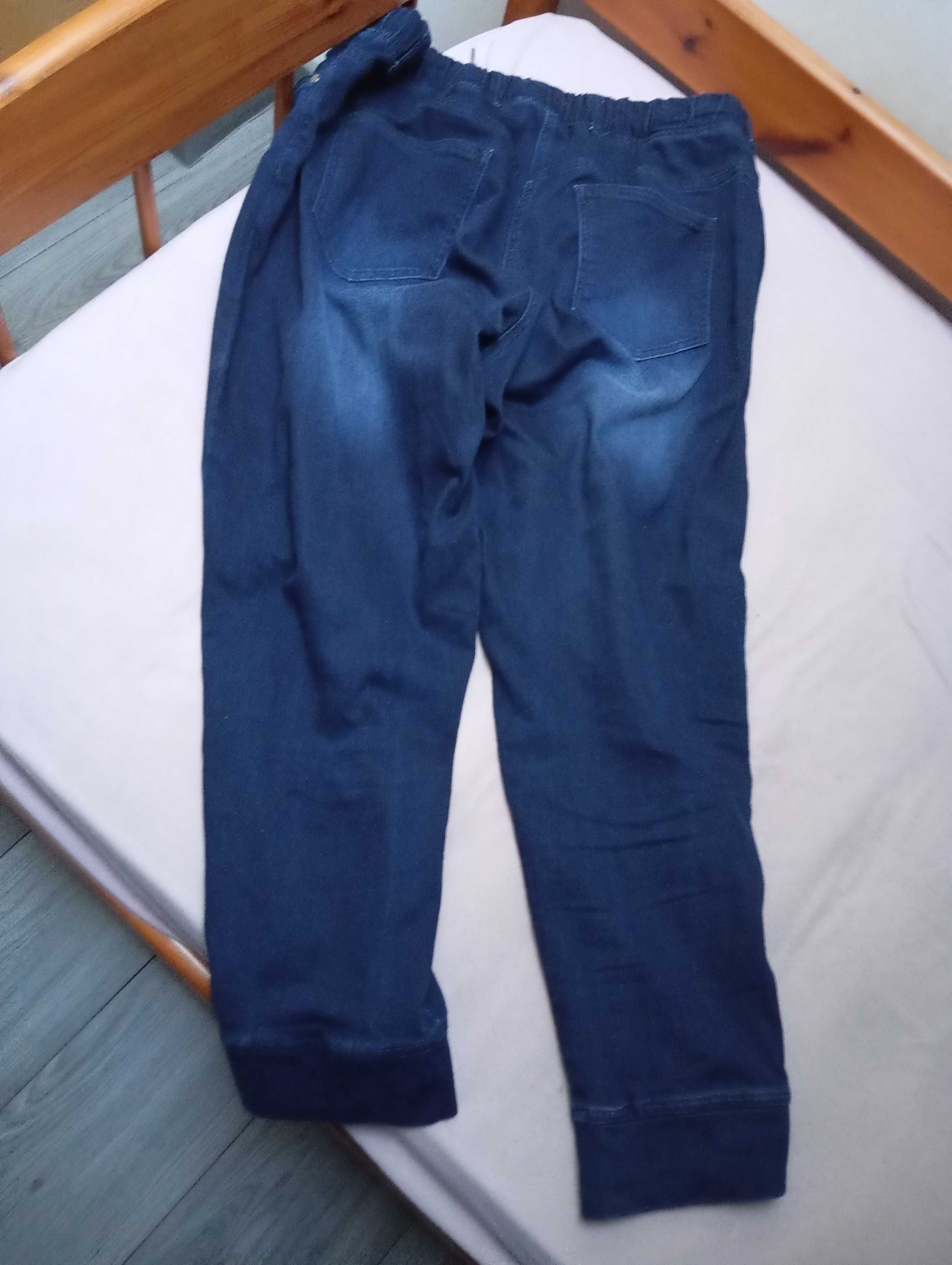 Jeansowe, rozciągliwe spodnie w rozmiarze 50