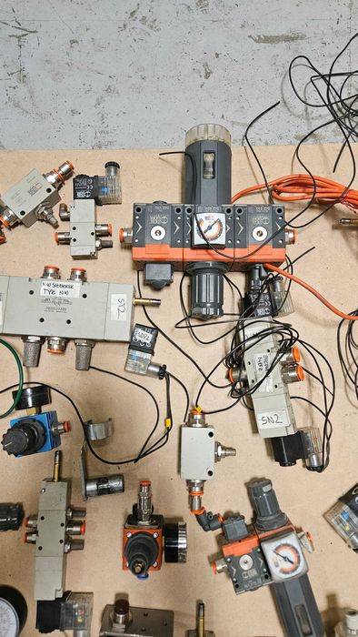 pneumatyka zawory , elementy sterujące