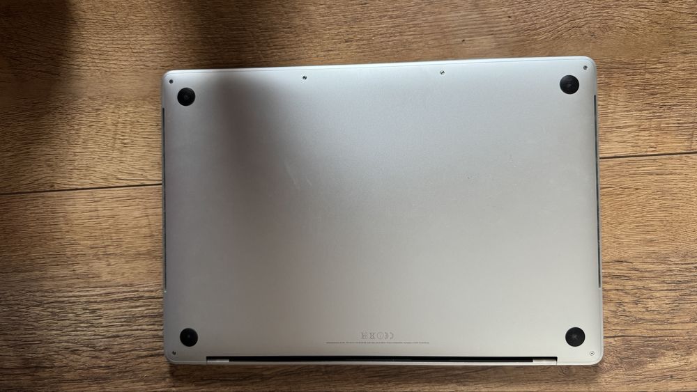 Macbook Pro 2016 15 cali I7 16gb