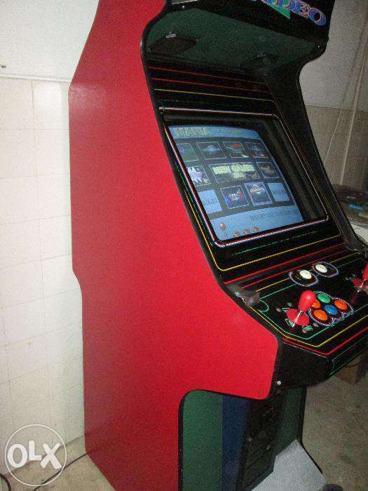 Máquina vermelha de 75 jogos originais