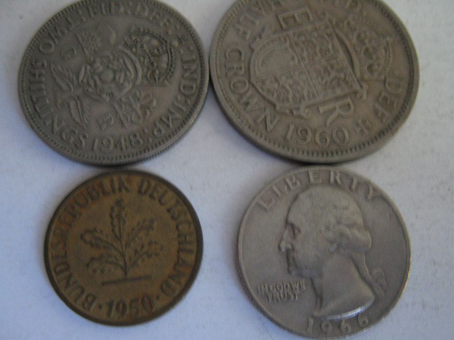 Mais de 100 moedas antigas Estangeiras de varios paises