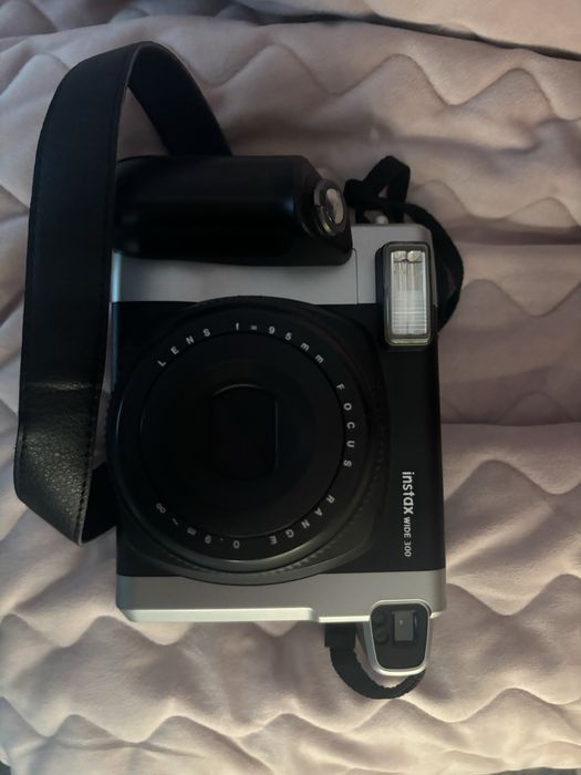 Camara instax fujifilm wide preta em muito bom estado