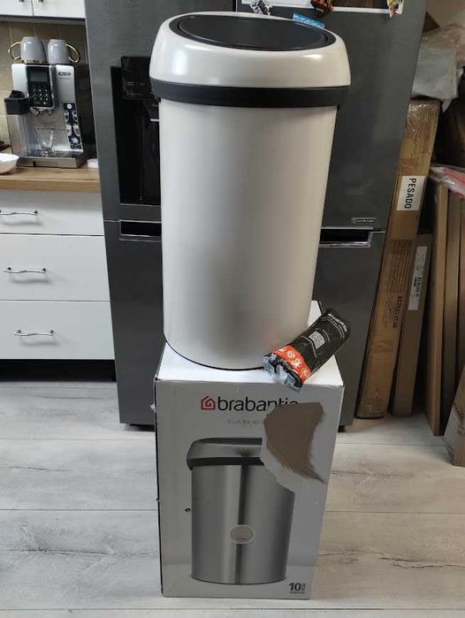 Brabantia Duży Piękny Kosz na śmieci Touch Bin 60 L Jasny Beż + worki