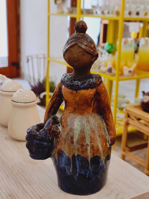 Duża Figurka Ceramiczna Vintage - Kobieta z Koszem, Britt Wehberg