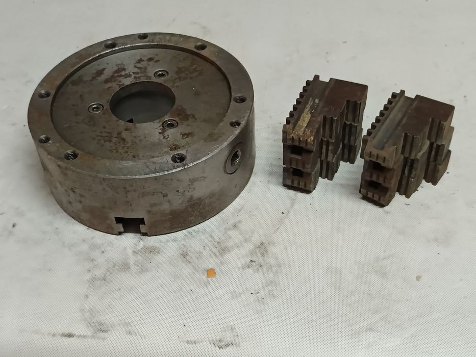 Uchwyt tokarski fi 200