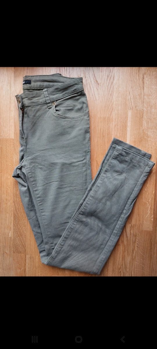 Spodnie jeansy xs xxs 3 sztuki za 50 zl komplet set khaki z dziurami