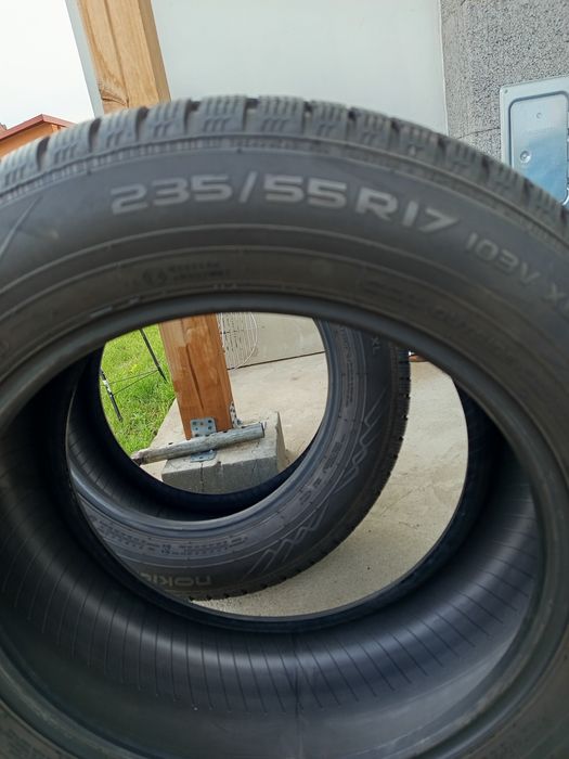Opony 235/55/17 nokian wysokość bieźnika 7mm.