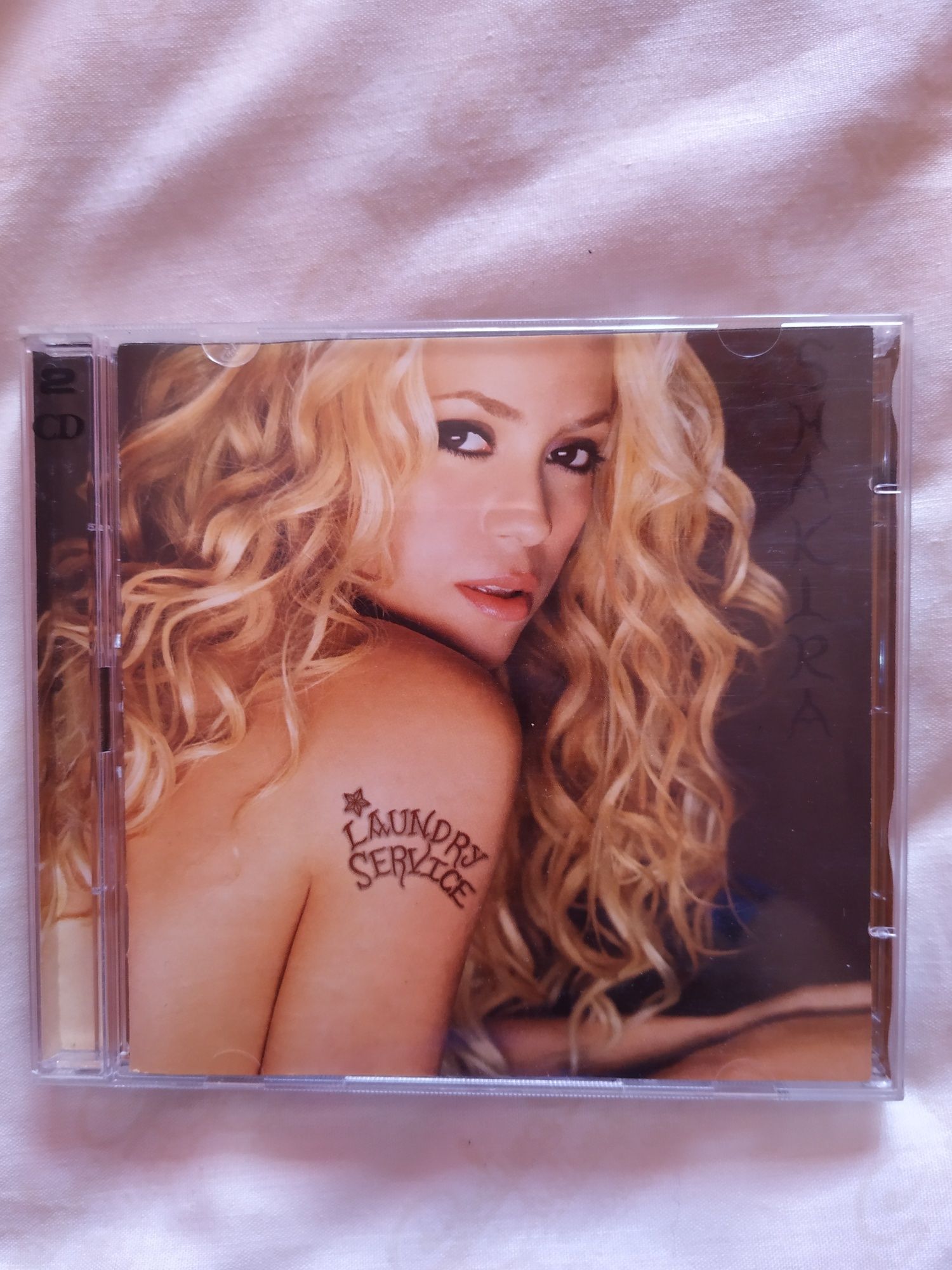 CD Shakira - 'Laundry Service'