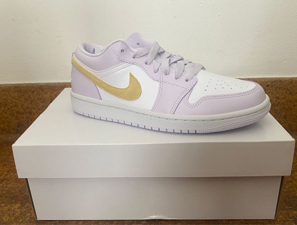 Air Jordan 1 Low Barely Grape (W)