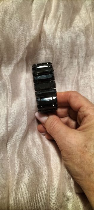 Bransoletka czarna z prostokątnych kamieniniezamknięta