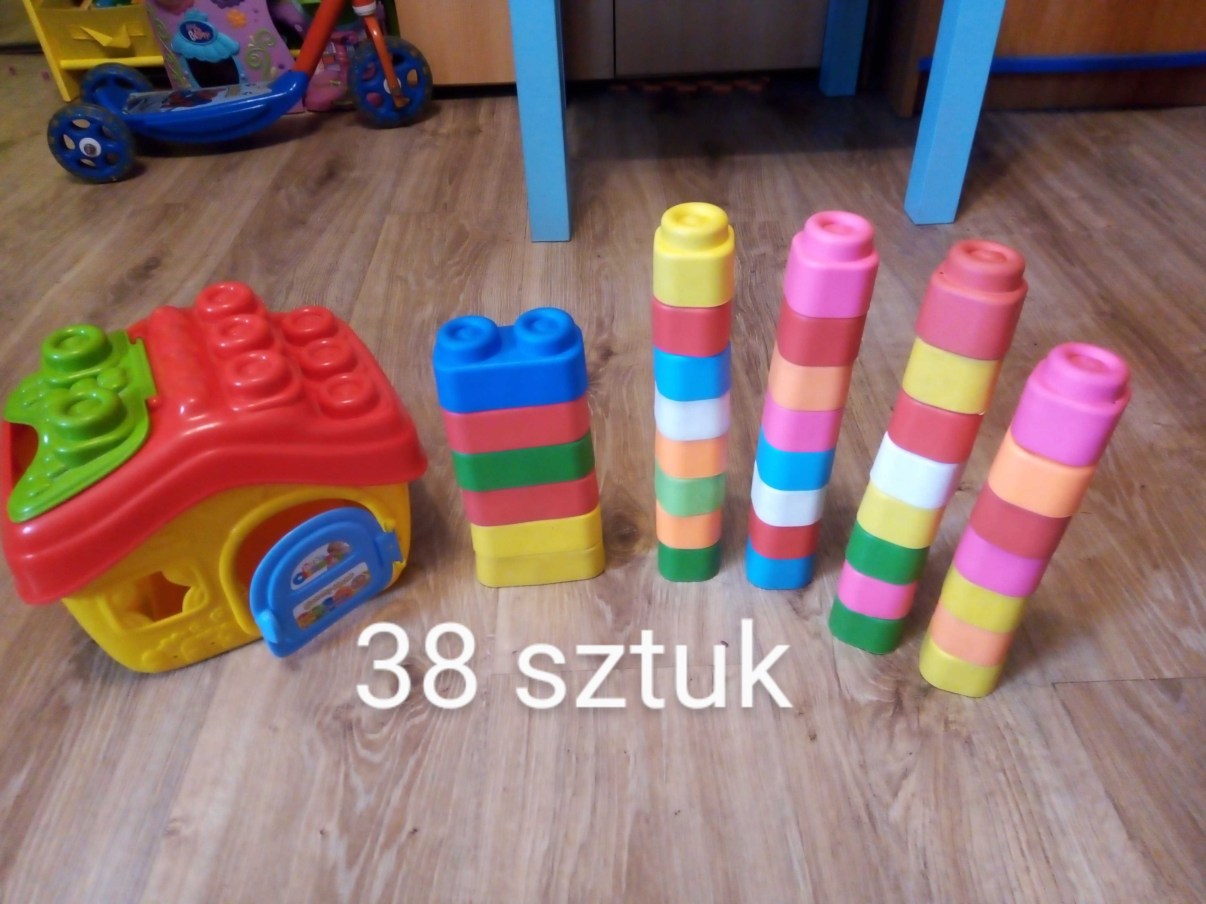 Domek Clementoni z klockami