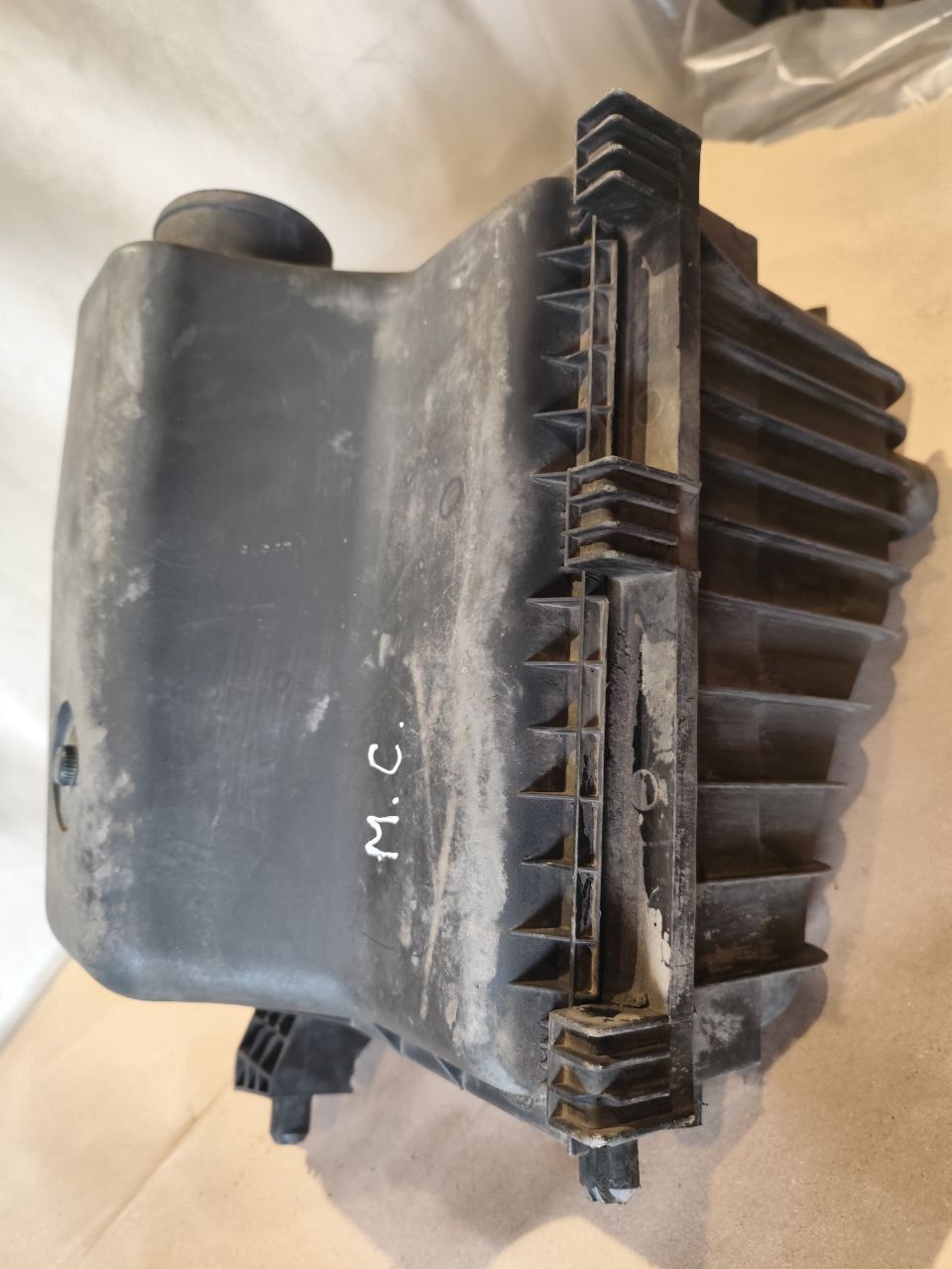 Корпус повітряного фільтра Mercedes Sprinter 2.2 CDl  1996-2006p.