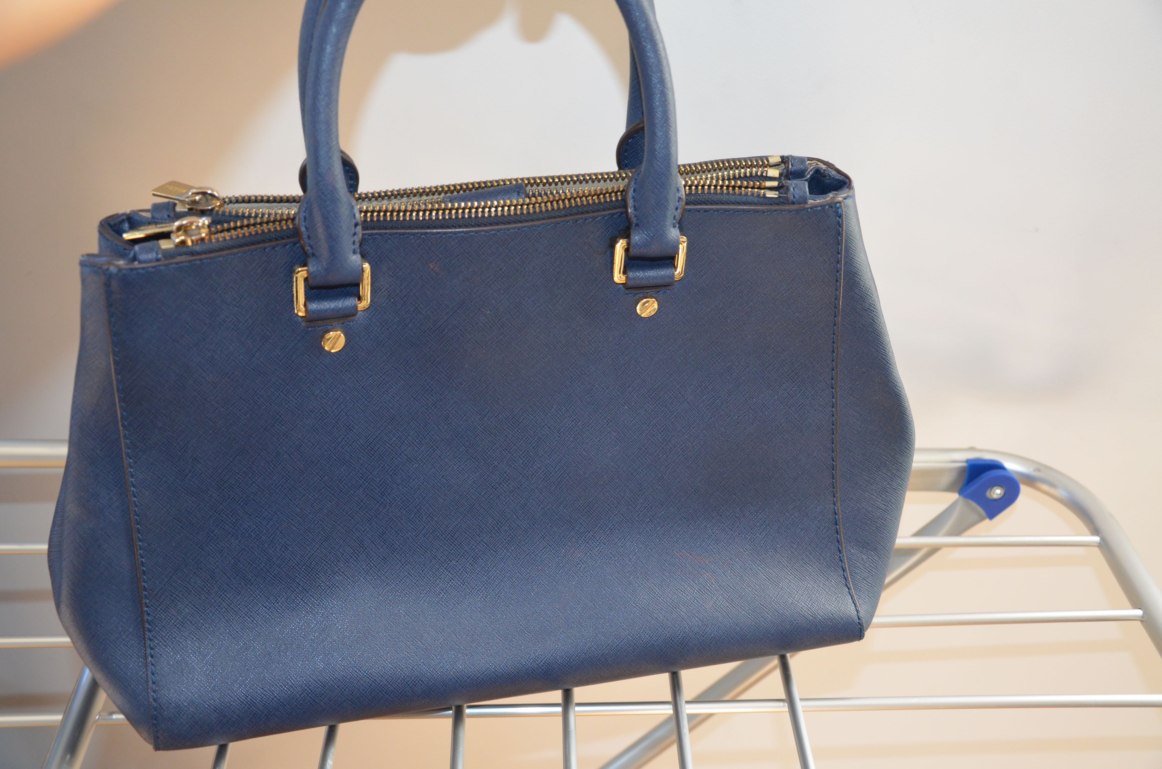 Torebka Michael Kors duża niebieska z paskiem MK