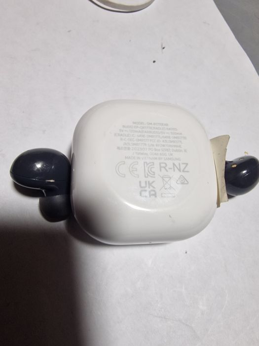 Sluchawki Bluetooth Samsung galaxy buds 2 jak nowe