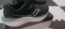 Ténis da marca Saucony Novos