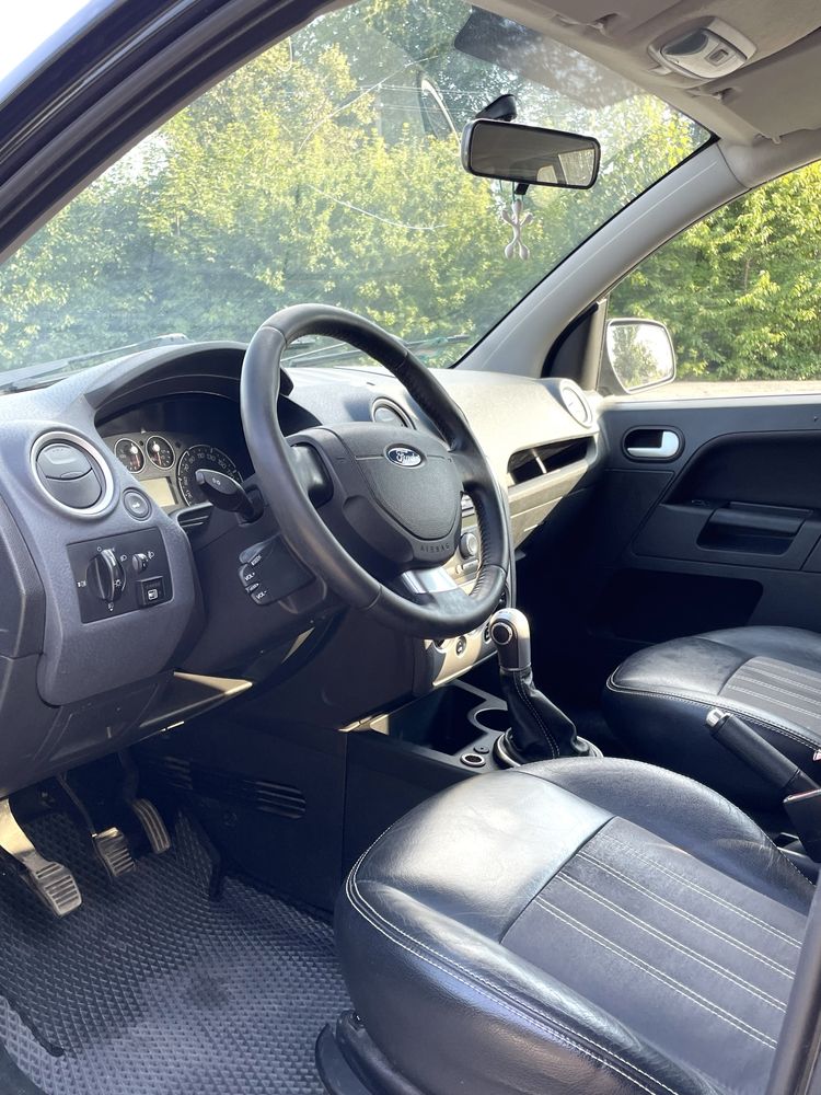 Продам власне авто Ford Fusion