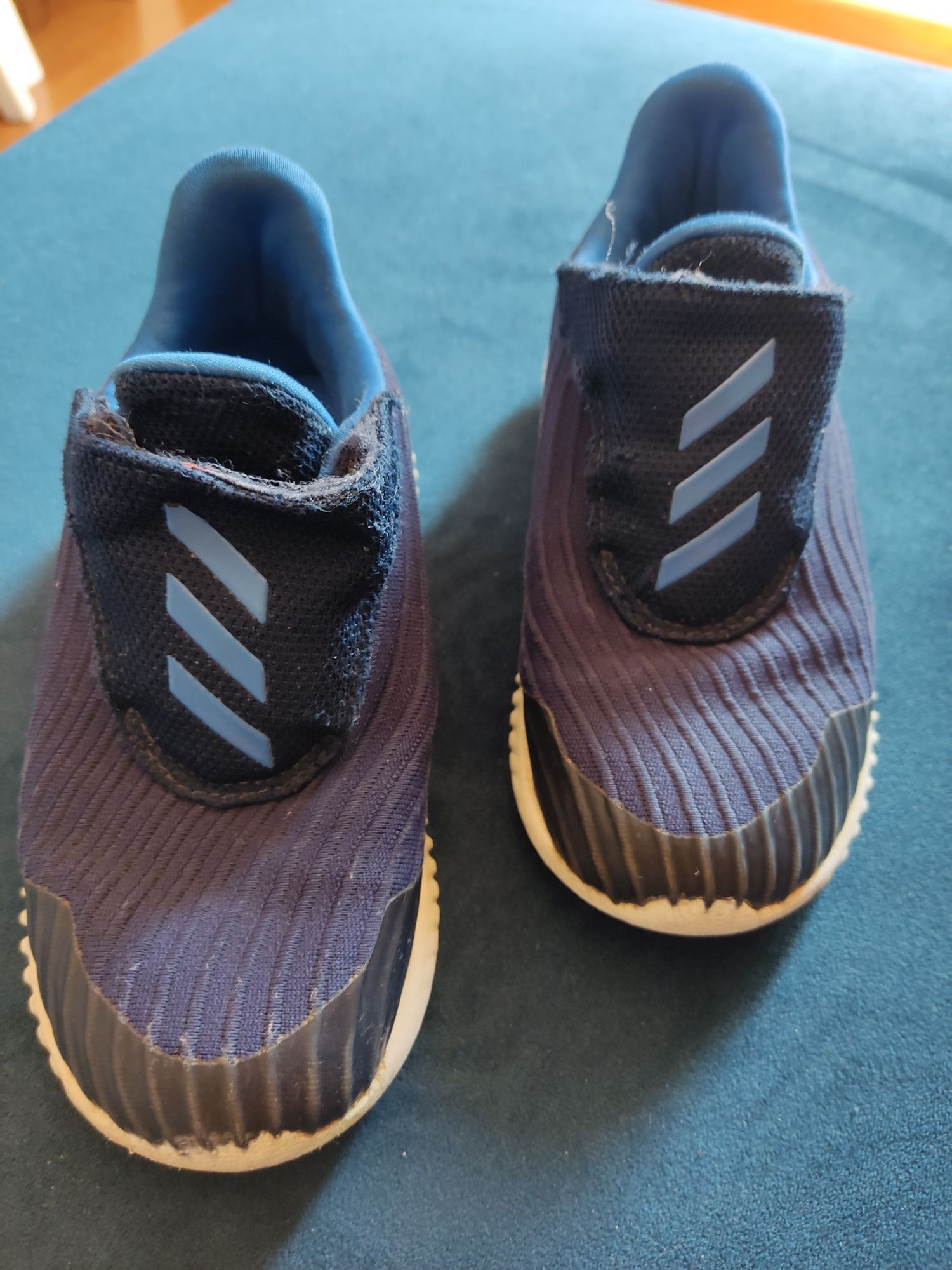 Sprzedam buty sportowe Adidas