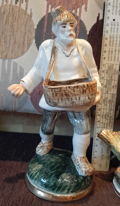 Косарь и Сеятель, Коростень, аторская подпись,цена за пару.