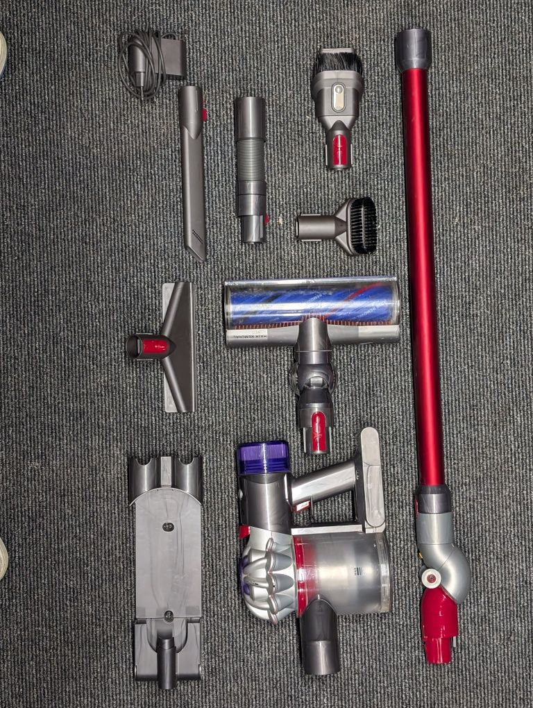 DYSON V8 Extra Absolutne duży zestaw. Odkurzacz bezprzewodowy