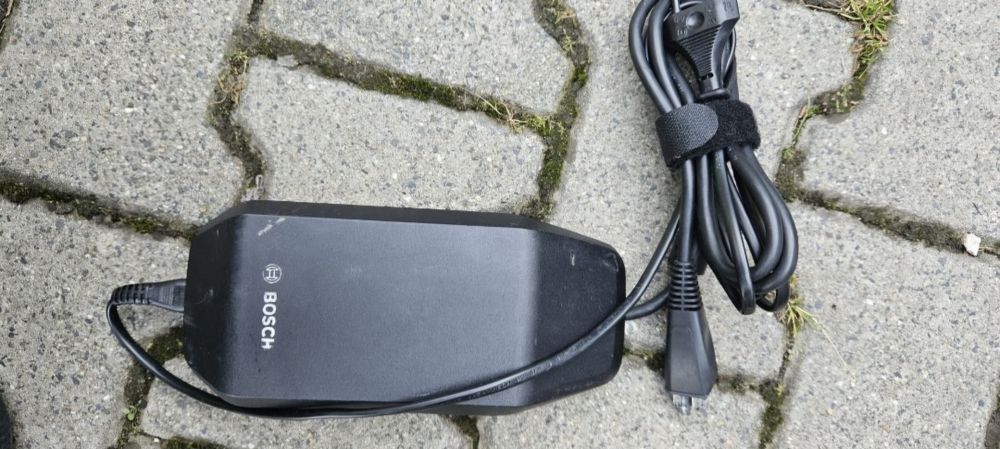 Ładowarka bosch BPC3400 4a