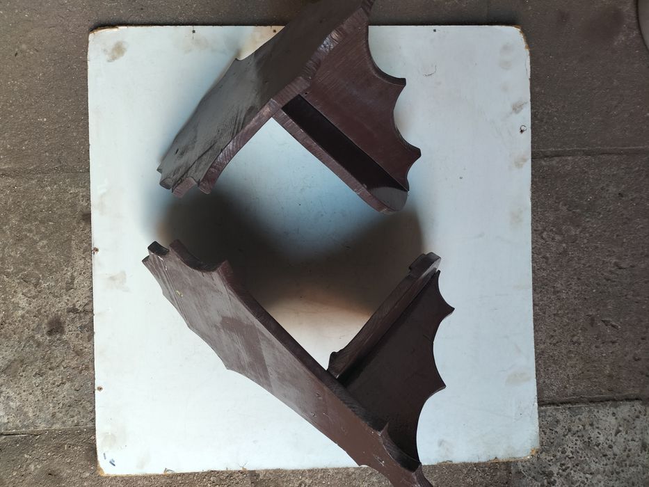 Drewniane półki na kwiatki 60 zł dwie sztuki