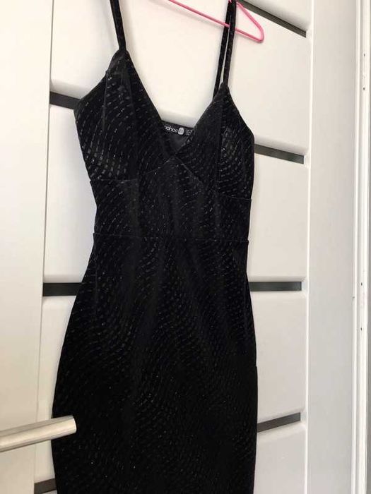 Mała czarna sukienka welurowa z brokatem sexy Boohoo 36 s