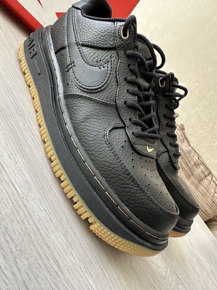 Кроссовки Nike Air Force 1 Luxe "Black Gum"