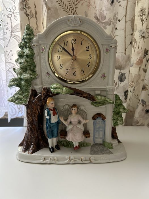 Piekny zegar stojący