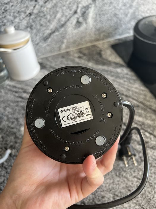 Elektryczny spieniacz do mleka Tchibo