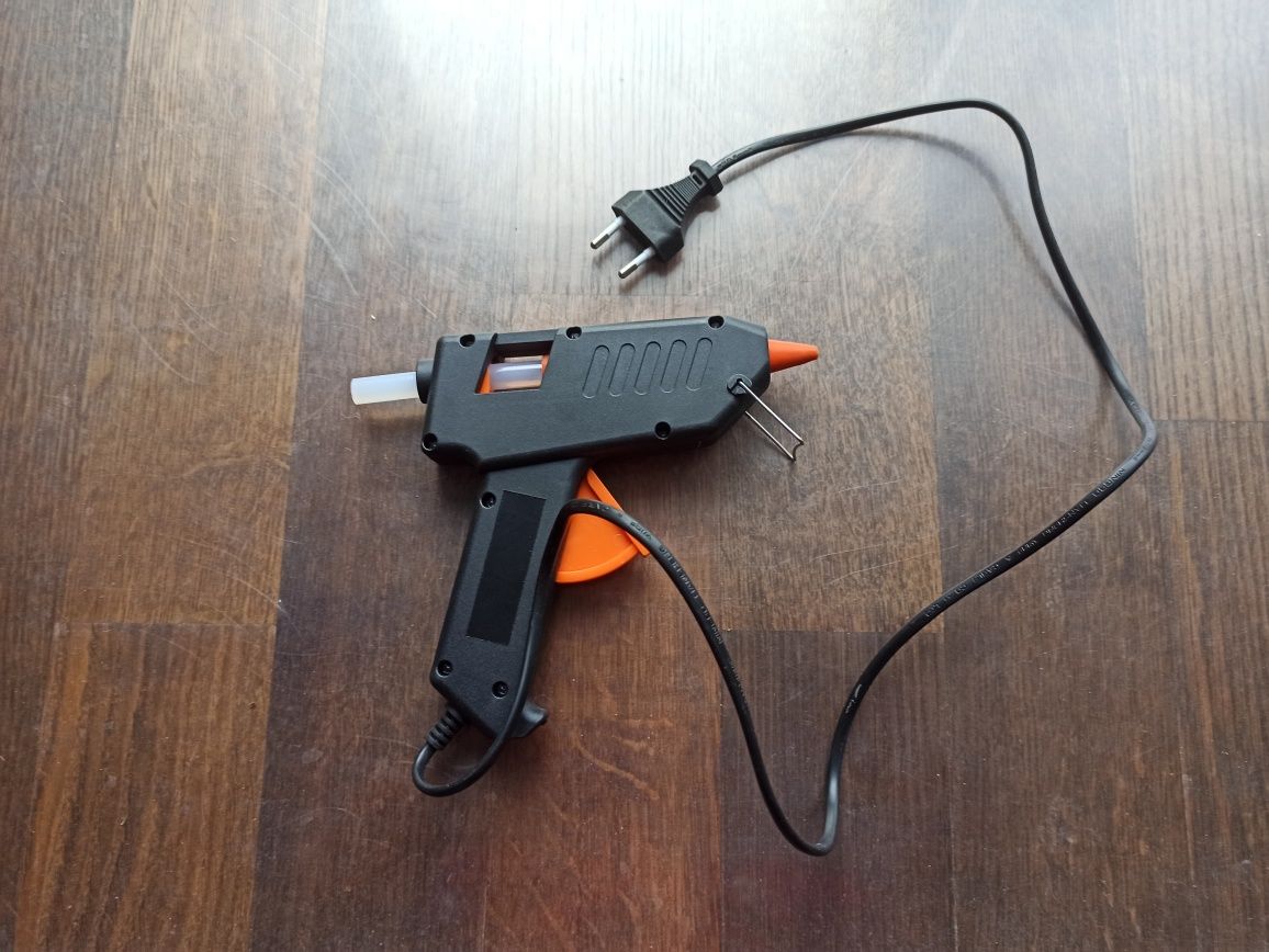 Pistolet do kleju na gorąco