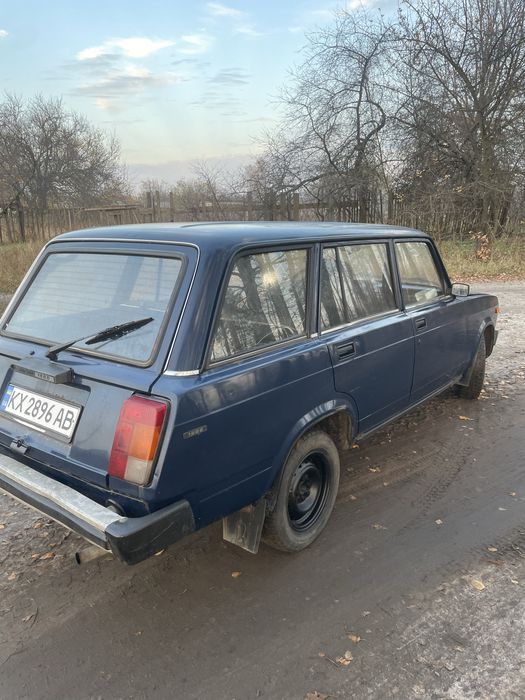 Автомобіль Ваз 2104