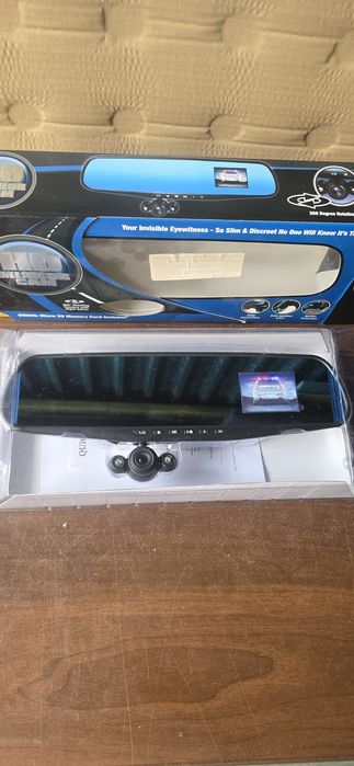 Nowy wideorejestrator samochodowy w lusterku