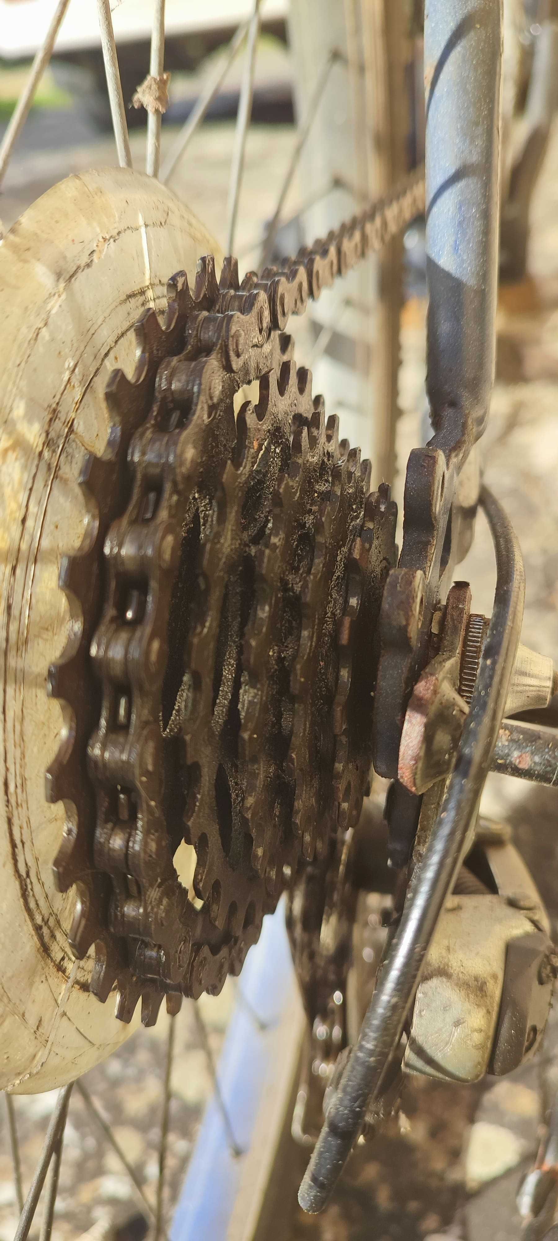 Bicicleta, rodas 26 polg., 18 mudanças Shimano