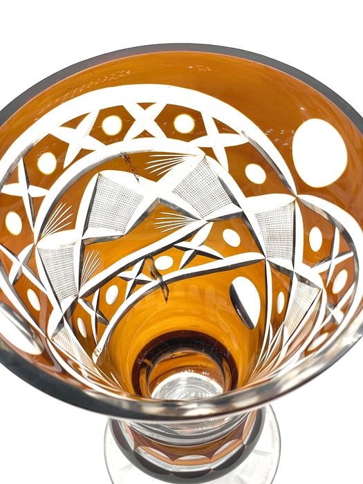 Jarra em cristal lapidado ambar antiga