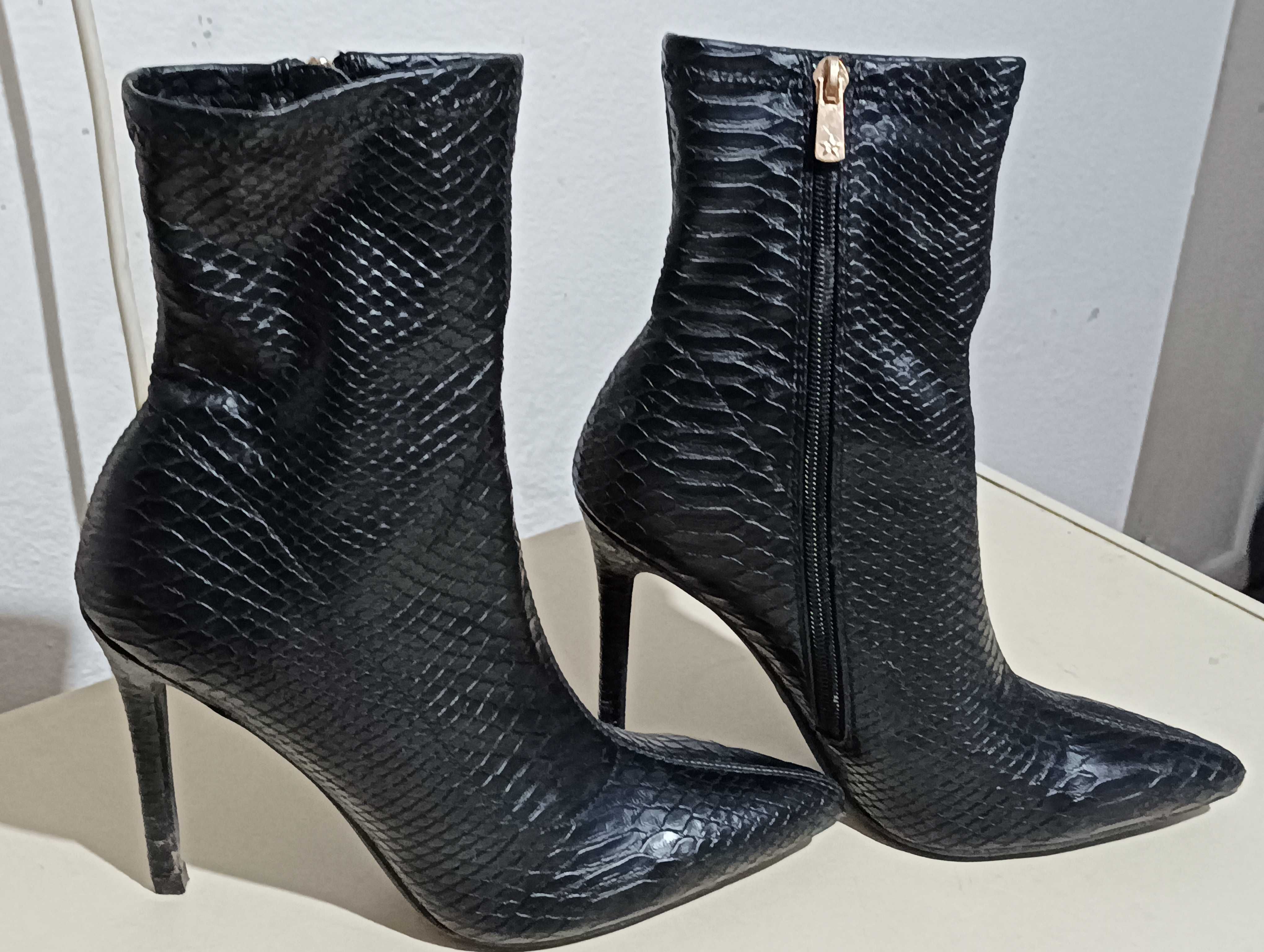 Botas Primadonna tamanho 37