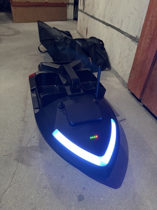 Łódka zanętowa GPS