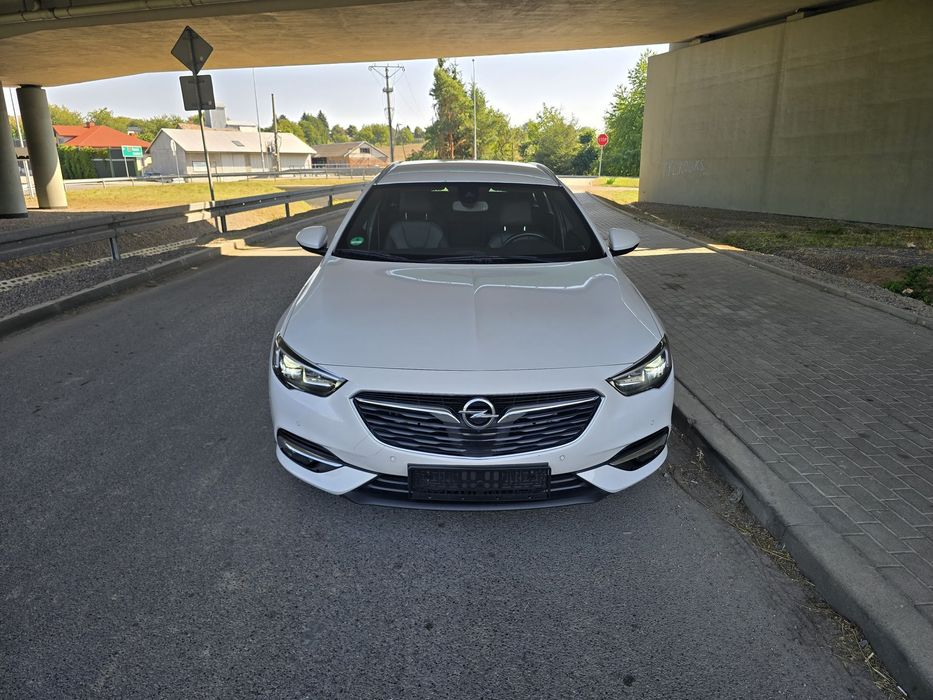 Opel Insignia 1,5B NAVI KAMERA 360 MASAŻ stan idealny niemcy zapraszam