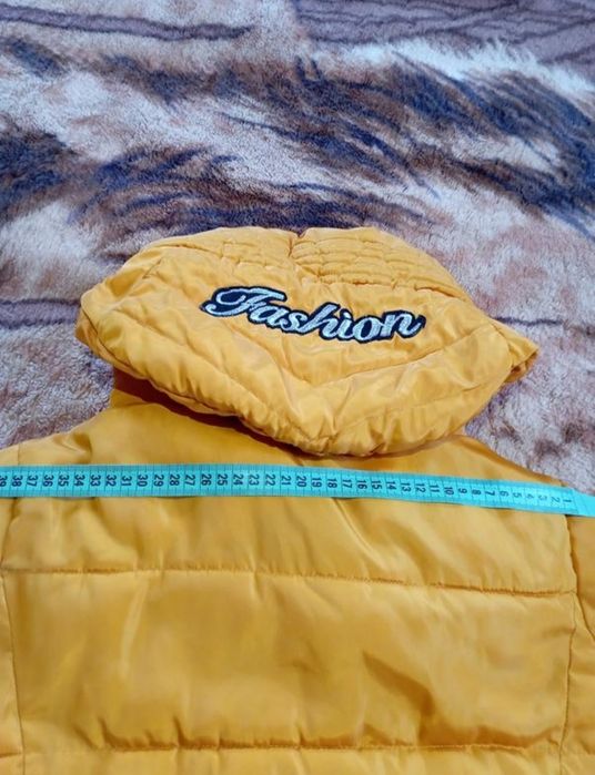 Жіноча яскрава куртка зима-осінь