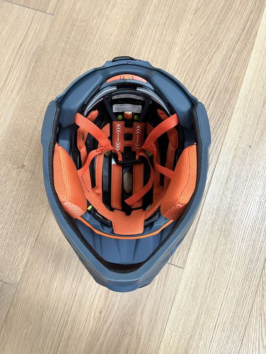 Kask rowerowy full-face Bell Super DH – nienoszony