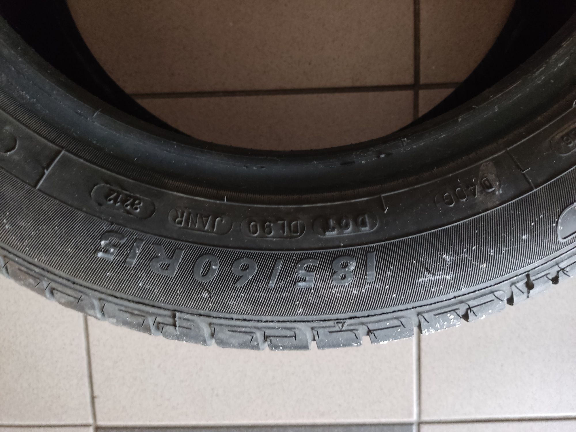 Opona Dunlop SP Sport 01 prawie nowa  letnia 
185/60 R15