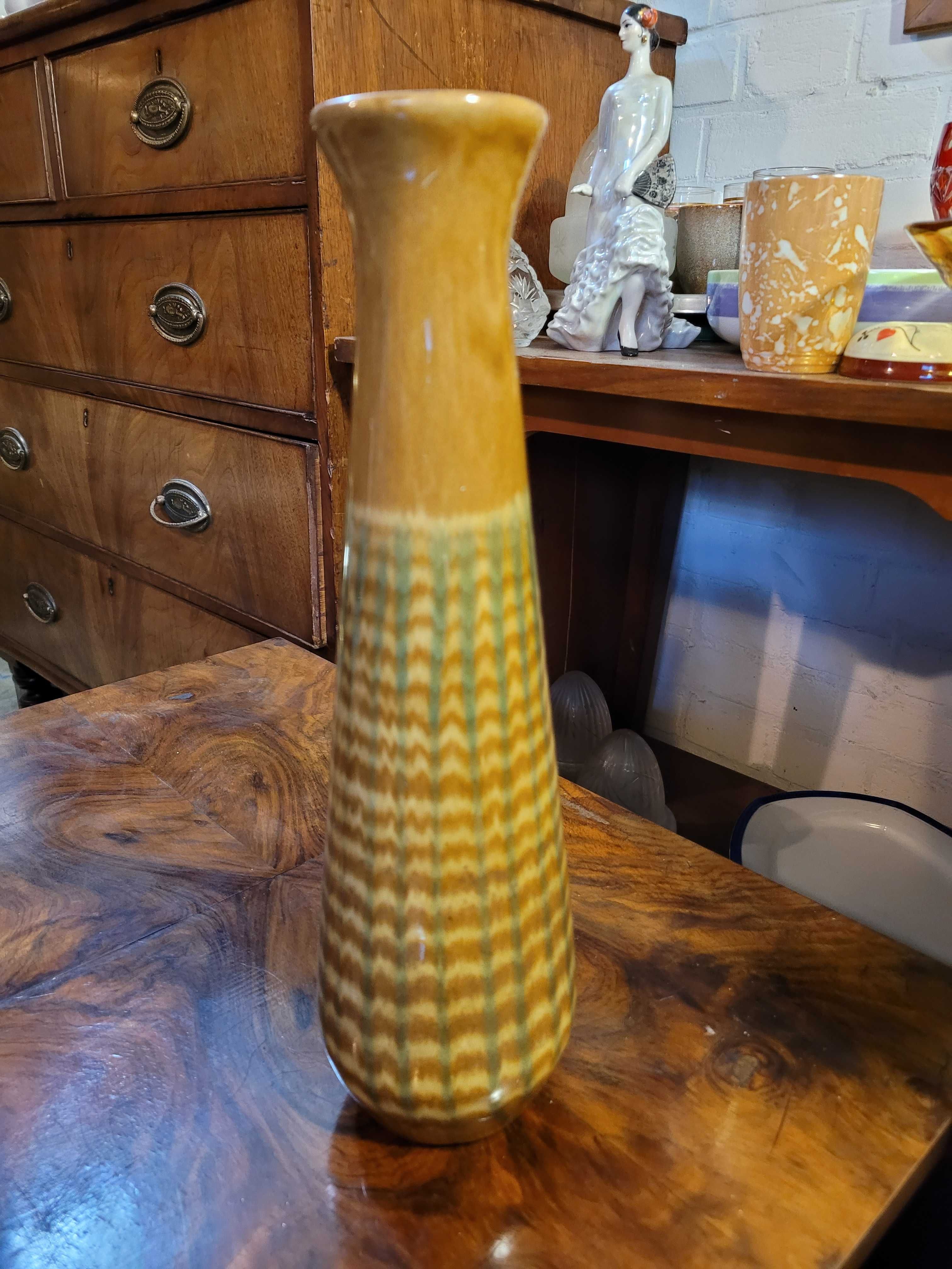 Stary ceramiczny wazon z epoki PRL