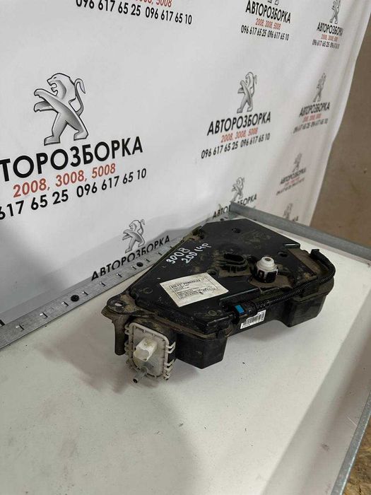 Бачок еоліс пежо 3008