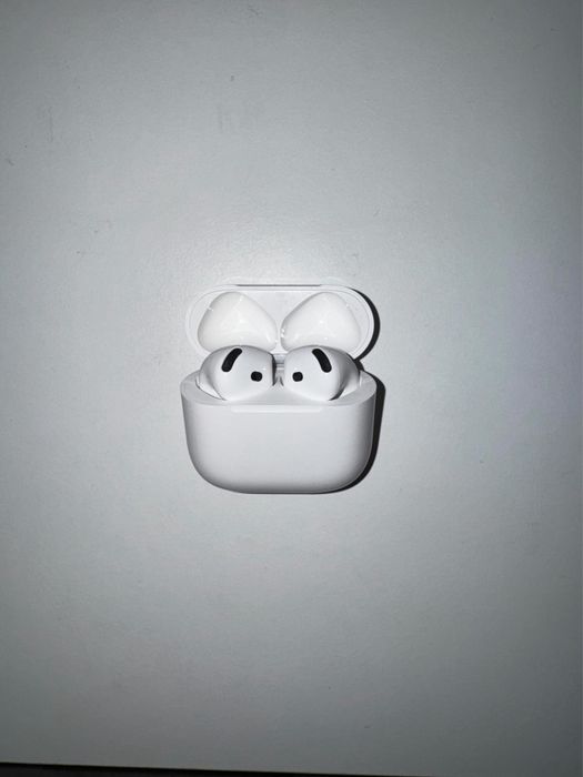Airpods 4 c/cancelamento de ruído