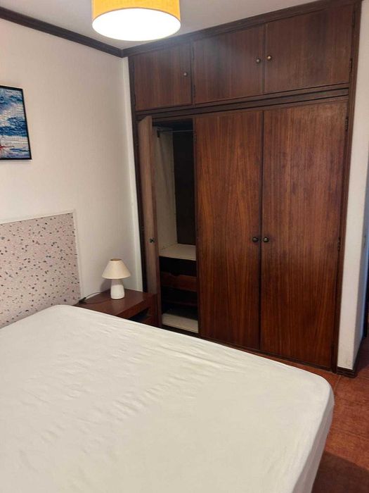 ARRENDA-SE QUARTOS EM UM APTO T3 NA APRAIA DA BARRA