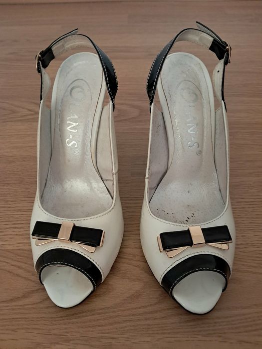 Босоніжки до свята 37р