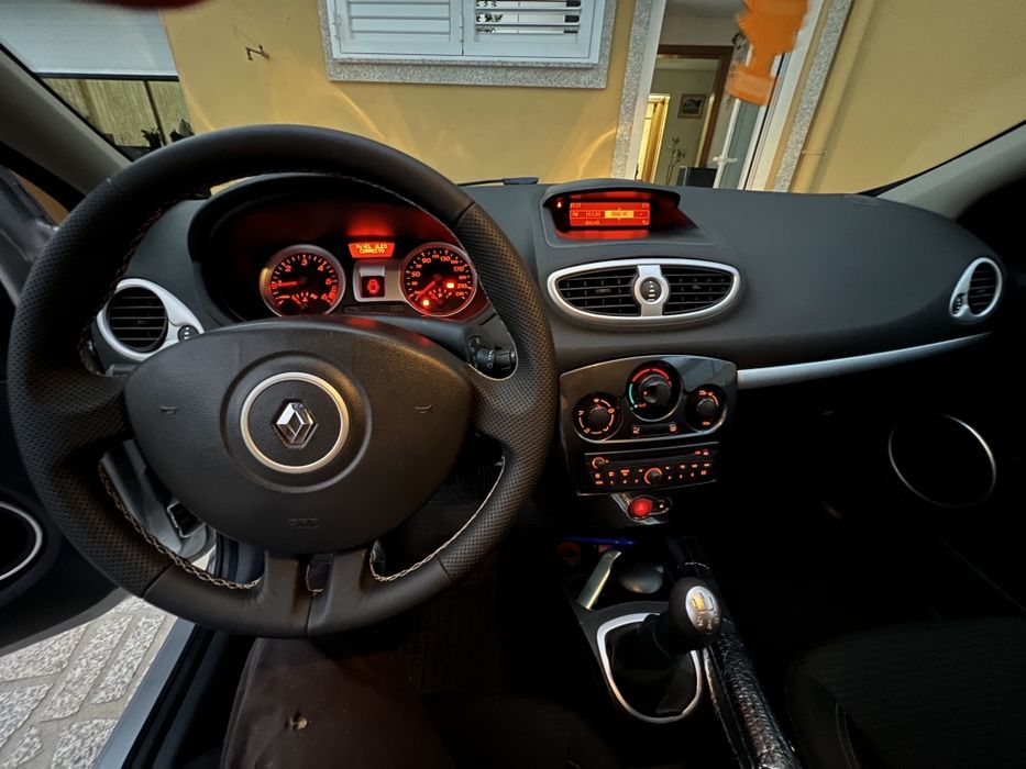 Renault clio comercial 2012