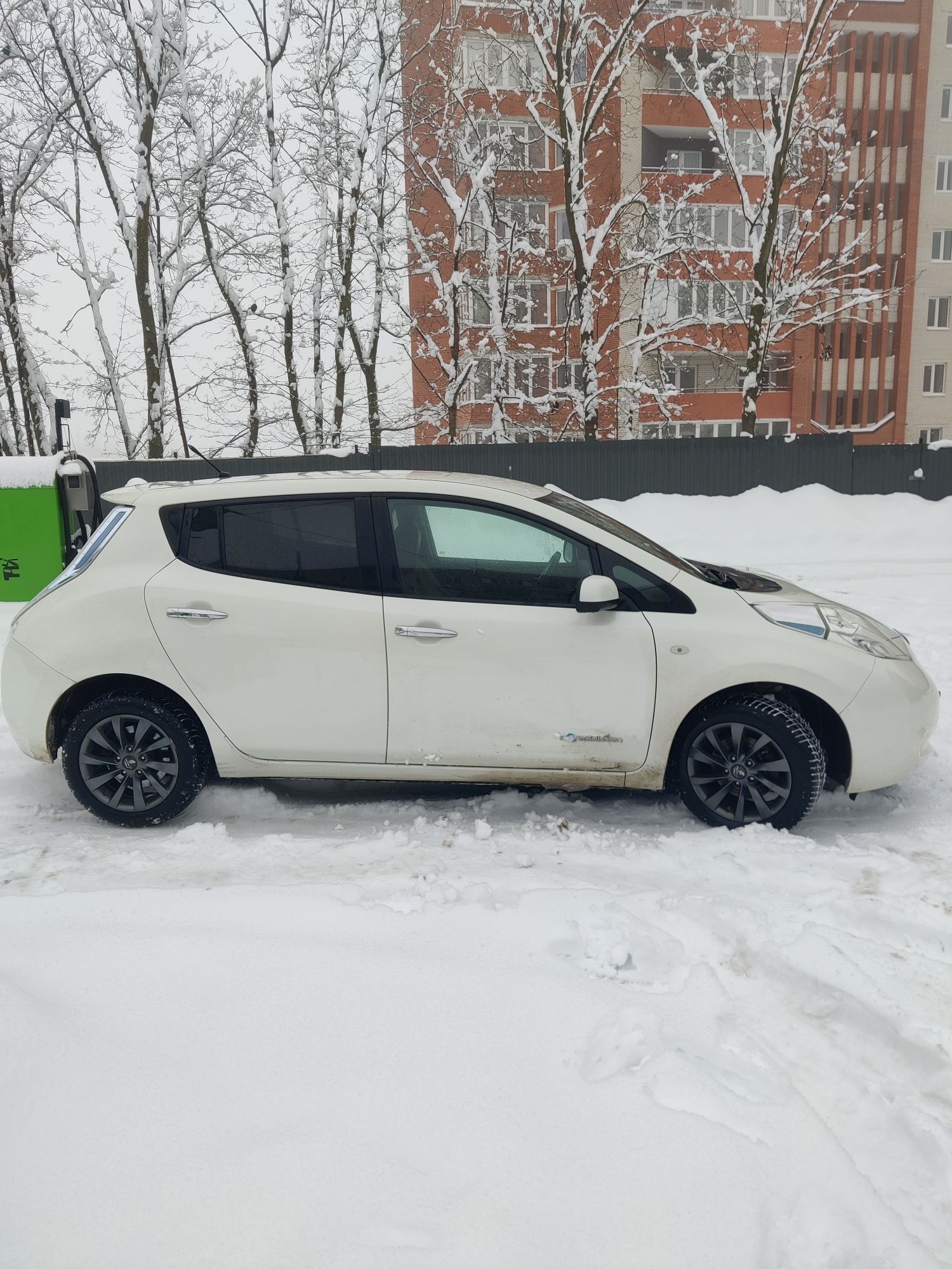 Nissan leaf 2014