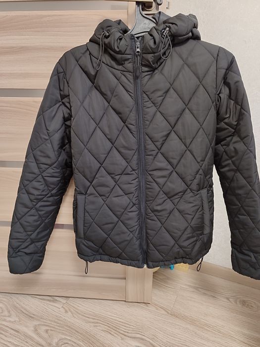 Жіноча куртка як нова